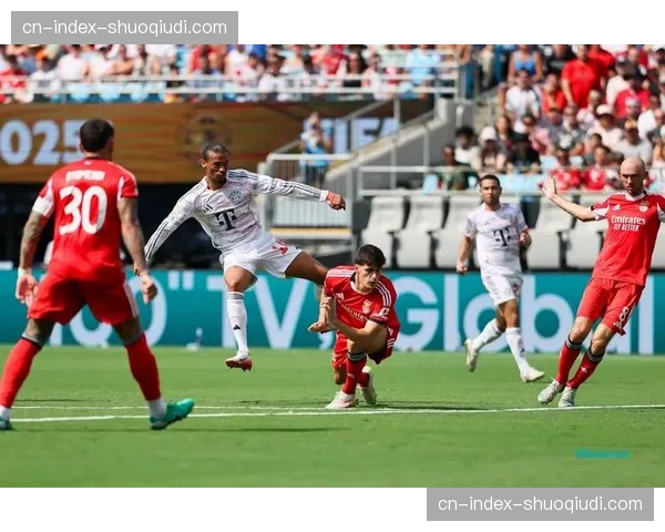 乌龙球：吕迪格不慎自摆乌龙，皇马一度0-2落后拜仁